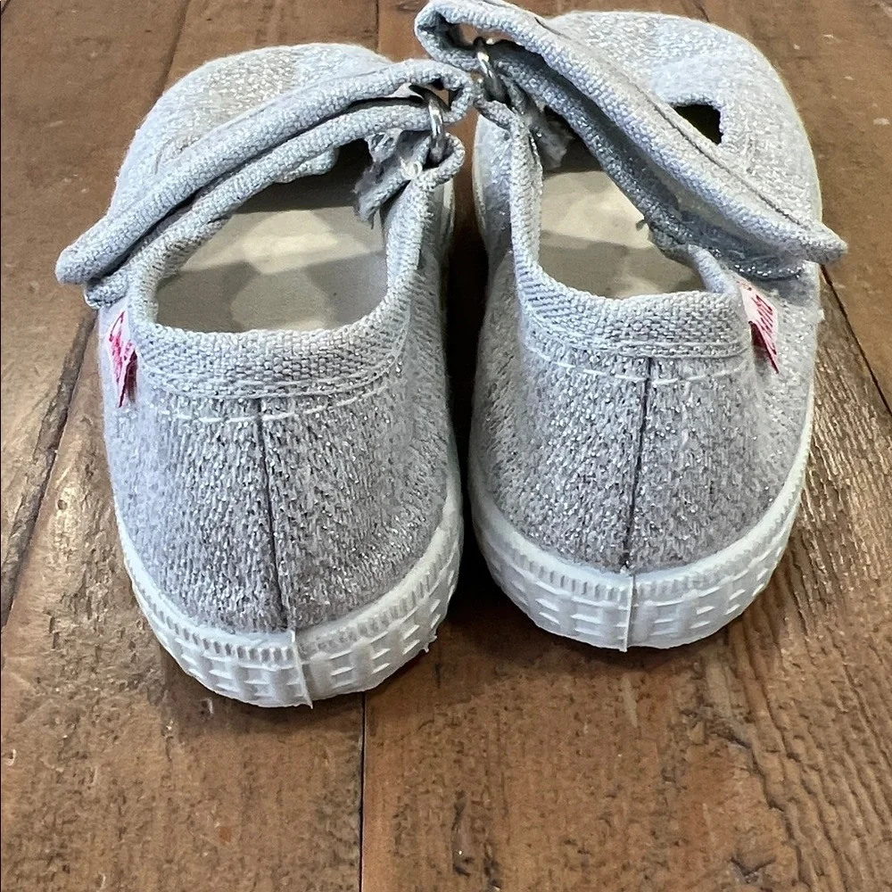 Cienta silver metallic sparkle hook and loop Mary Jane sneakers size 22 US 6